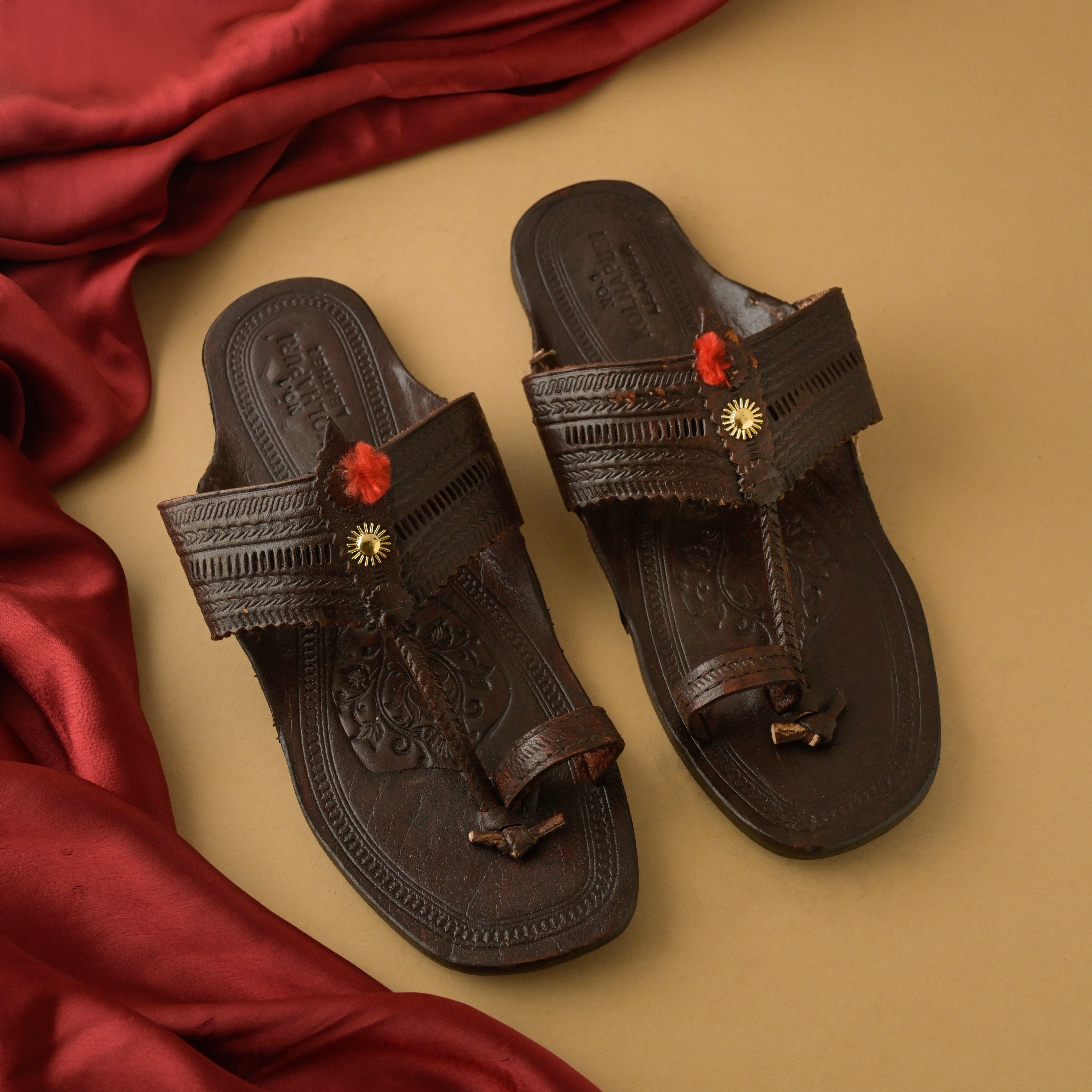 The Carved Craft - Men's Kolhapuris