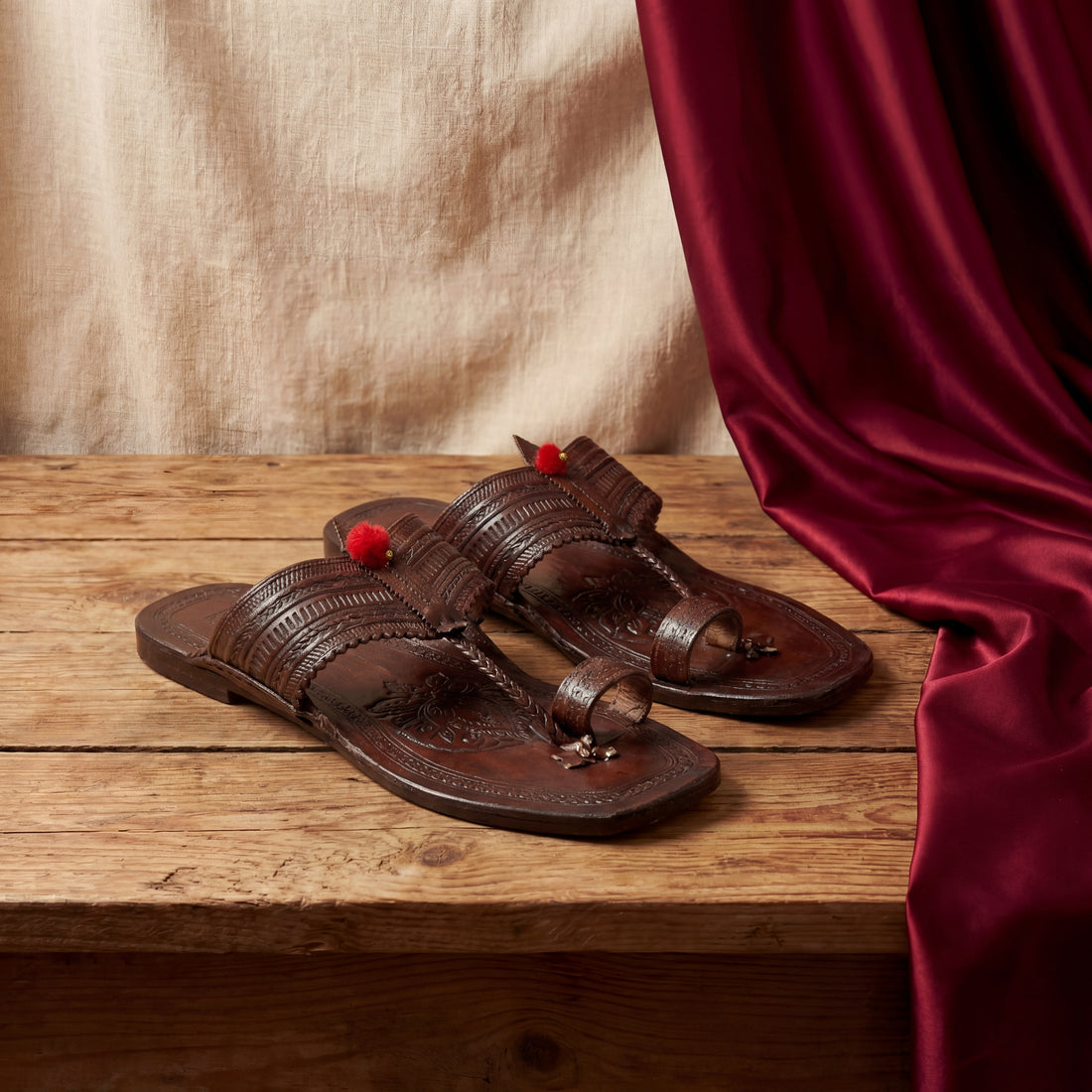 The Carved Craft - Men's Kolhapuris